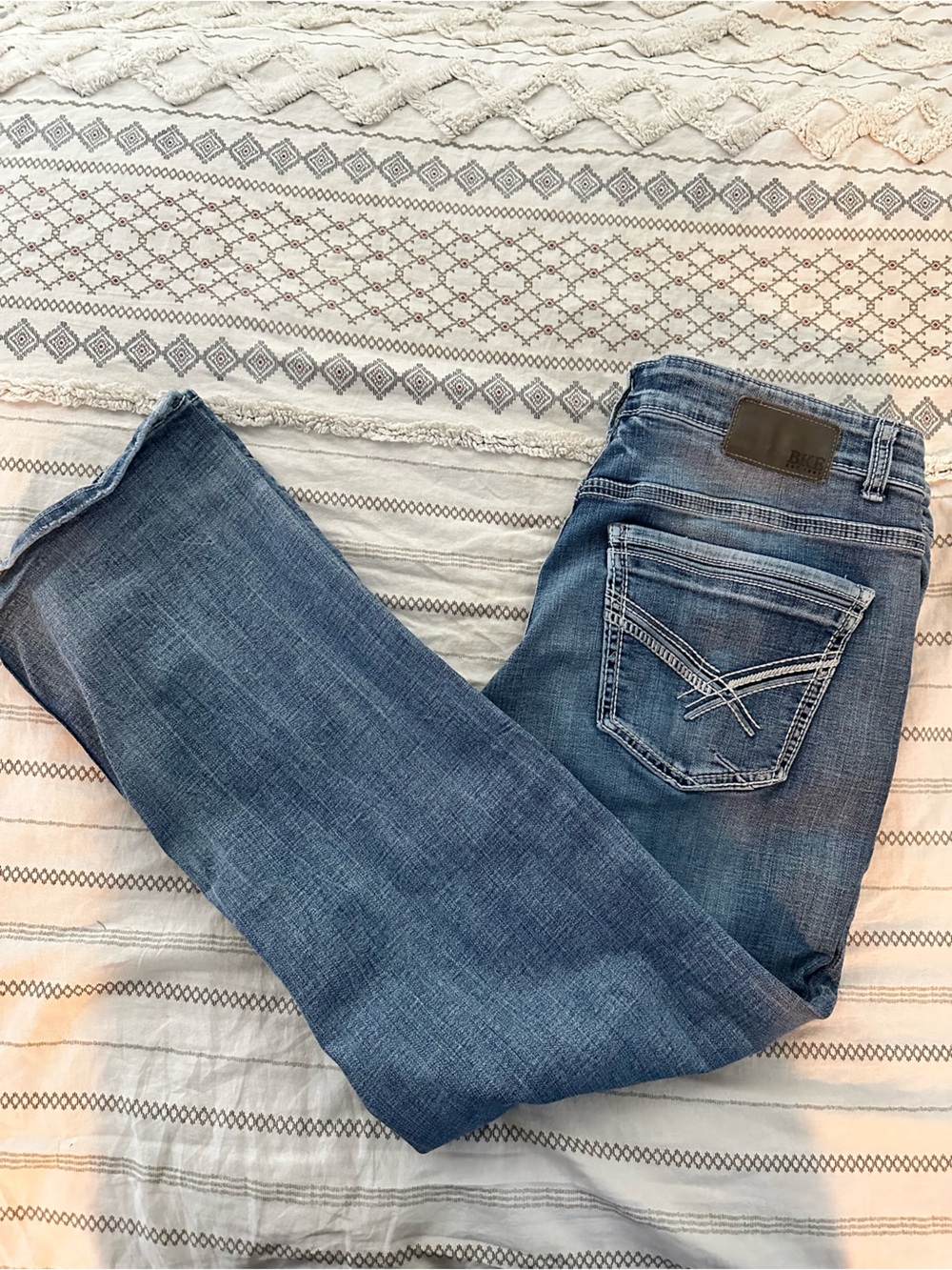 BKE Men's Washed Blue Straight Jeans